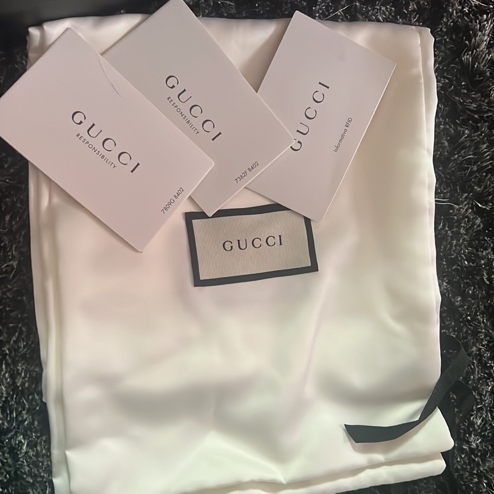Gucci iridescent crystal black loafer, size 39 - Picture 2 of 9